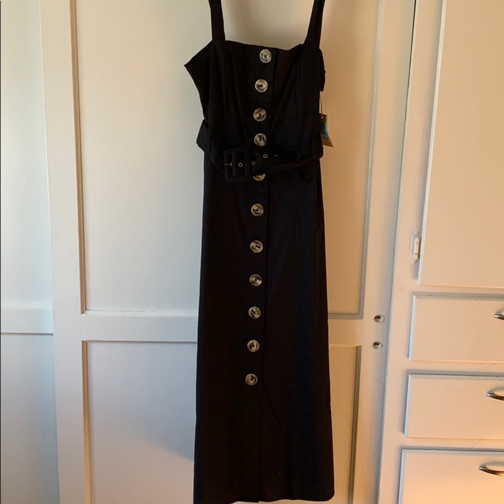 Women’s black linen dress